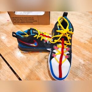 Nike Grade School Boys' Kyrie Flytrap 6 Basketball Shoes